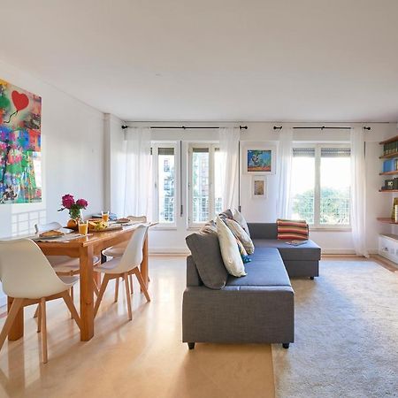 Modern Apartment With Swiming Pool & Garage - ลิสบอน ภายนอก รูปภาพ